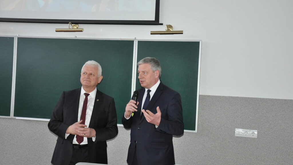 dsc_0524-scaled-1350x760