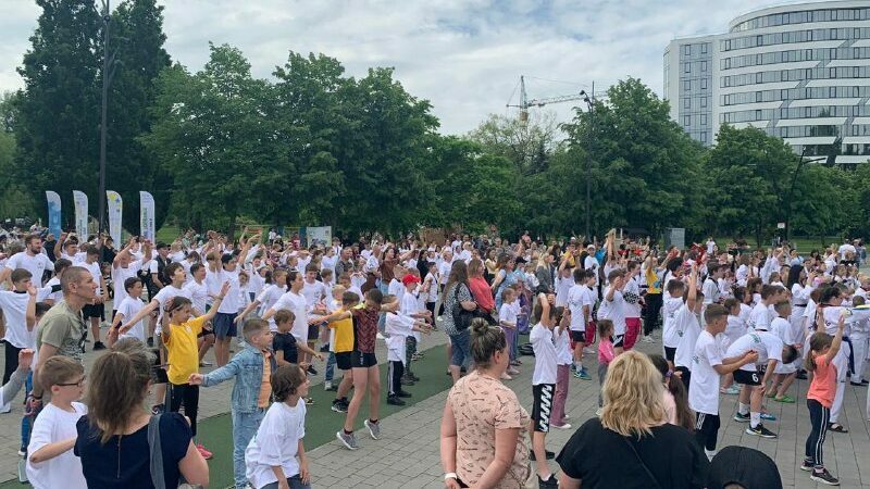 f2c25e70-f26c-4f19-b9a4-3336b76b111a-800x450