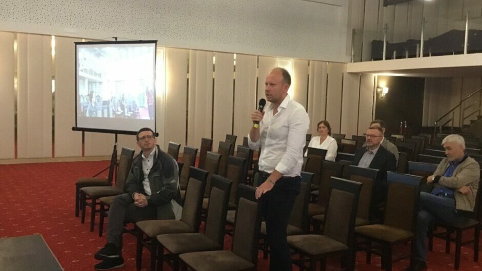 b802efa9-7a23-422f-83a0-6af8bf4d6321-940x788