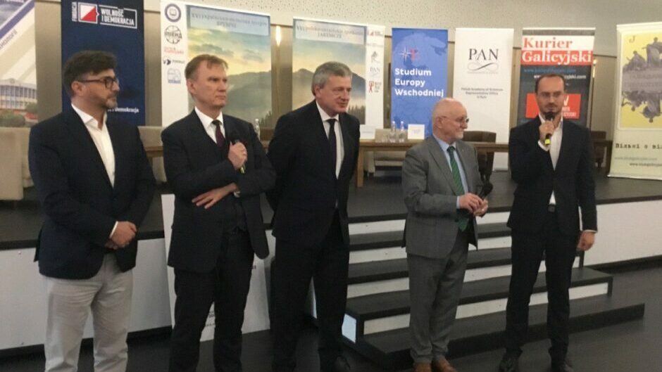 fb869318-ea34-406a-897c-a1cf7b85b793-940x788