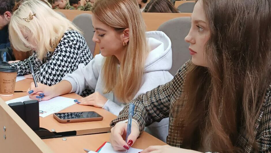 8b256871-f19b-4fa1-b54f-4521e6503323-940x788